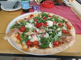 The chili pepper plant belongs to the capsicum genus and there are 85 varieties of this species of spicy chili that in italy goes by the name peperoncino, an ingredient that gives spice to dishes throughout the world. Pizzeria Peperoncino Pula Restaurant Bewertungen Telefonnummer Fotos Tripadvisor