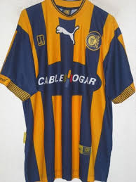 El club atlético rosario central, conocido simplemente como rosario central, rosario o central, es una entidad deportiva argentina de la ciudad de rosario, 6 en la provincia de santa fe, cuya principal actividad es el fútbol masculino, en el que participa de la primera división de argentina. Rosario Central 2001 02 Home Kit