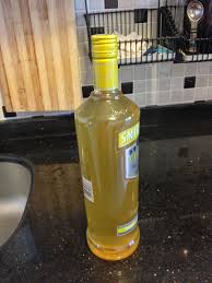 Evde Adim Adim Limoncello Yapimi Az Bilinen Bilgiler Limoncello Votka Kokteylleri Alkollu Icecekler
