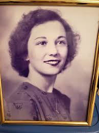 My mom at 18 years old. She was was kind hearted person and very beautiful  😍 ❤