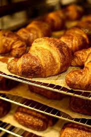 Ou Trouver Les Croissants Les Plus Gourmands De Paris Alimentation Croissant Chocolat Le Croissant