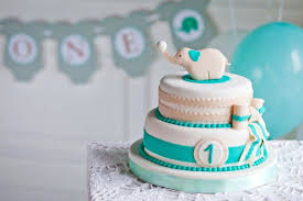 I am going to admit that i didn't even bake my boys cakes until they were three. 10 Cute And Pretty 1st Birthday Cakes For Girls With Pictures Party Theme Ideas And Lots