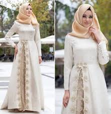 Baju koko yang identik dengan baju muslimnya, sekarang ini hadir dengan dua jenis model baju koko terbaru yaitu baju koko tangan pendek dan baju koko tangan panjang. 20 Model Baju Lebaran Terbaru 2019 Muslimah Trendy Model Baju Muslim Kebaya Modern Model Pakaian Islami Pakaian Wanita Bunga Model Pakaian
