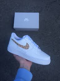 Black Nike Air Forces With White Tick Epingle Sur Sneakers