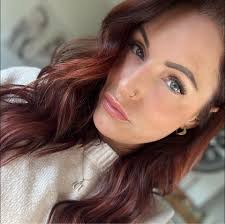 Hi , booking a trip to Nerja in October , where is nice to stay and close  to everything , and with transfers from the airport who do ye recommend ☺️