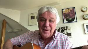 Schultag mit der tüte in der hand, sah mich um in deinen räumen, riesengroß und unbekannt. Alte Schule Altes Haus Rolf Zuckowski Mit Liedergeschichten Aus Dem Dachstubchen Youtube