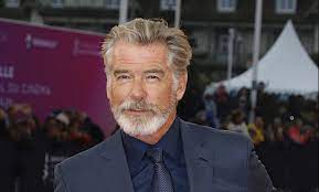 Découvrez sa biographie, le détail de ses 40 ans de carrière et toute son actualité. Pierce Brosnan To Play Dr Fate In Black Adam Dc Movie With Dwayne Johnson Deadline