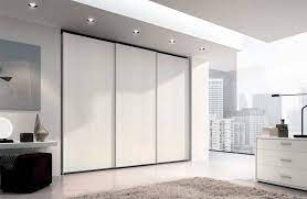 Per venire incontro a tutte le esigenze progettuali, le porte filomuro in legno o laminate possono essere anche ad anta singola o doppia e tinteggiabili come nei casi seguenti, dove puoi vedere la nostra porta filomuro a doppia anta bianca in versione tinteggiabile, e la porta a filo muro intonacabile abbinata all'armadio miria di gidea con. Armadio A Muro Armadio In Cartongesso Idee Per Decorare La Casa