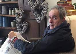 Il giornalista di canale 5, colpito da un ictus nel 2011 che lo ha costretto ad abbandonare la conduzione. Lamberto Sposini A 5 Anni Dall Ictus Non Parla E Gli Amici Della Tv Non Ci Sono Piu Tvzap