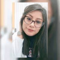 Lesley Moran's Instagram, Twitter & Facebook