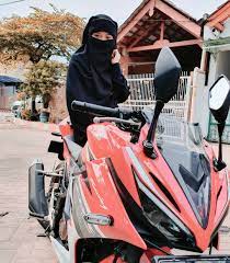Anita Resvy Di Instagram Pakaian Ku Pelindung Ku Saat Hujan Pakain Ku Pelindung Agar Tidak Kedinginan Saat Islamic Girl Pic Islamic Girl Islamic Girl Images