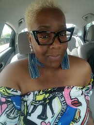 Heres the brisket from yesterday just sliced it up. I tried making a one  handed video so bare with me