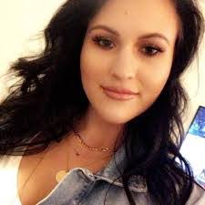 Andrea Peacock's Instagram, Twitter & Facebook