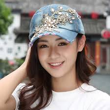 Acquista Cappello da jeans intarsiato con strass estivi da baseball in  denim con fiori in rilievo da donna a partire da 7.54