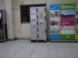 新小平駅 jr線 旅行先で撮影した全国のコインロッカー画像 駅 階段 東京都
