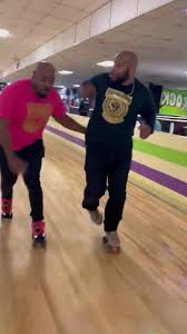 #skate #skating #rollerskating #skatingtiktok #rollerskate #skatelife  #skatedance #rollerskates #jamskating #jameskate #viral #fyp #foryou