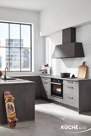 Kuchenzeile Trend Kuche In Beton Schiefergrau In 2020 Trends Kuchen Kuchen Design Kuchendesign