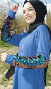 Rika Moda Adli Kullanicinin Kollari Pullu Kolyeli Tesettur Tunik Panosundaki Pin Tunik