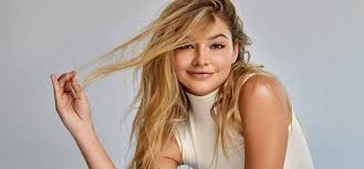 Madelyn cline, before outer banks, struggled to gain significant roles, so it comes to no surprise that her net worth is only $150,000 as of 2020. Outer Banks Madelyn Cline On Toxic Relationships Rejection Lockdown Glamour Uk