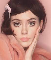 Hey Baby Fentybeauty Pro Filtr Foundation And Concealer In 120 110 To Highlight Meltcosmetics Blush In Cali Dream 60s Makeup 70s Makeup Vintage Makeup