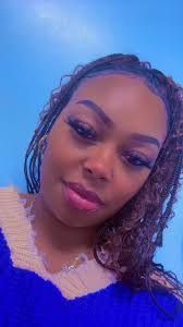 Thea Clark's Instagram, Twitter & Facebook