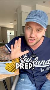 LES FIT LUNCHS par Le Fit Cook 👨🏼‍🍳Mon nouveau livre est maintenant  disponible partout au Québec ✅Ce livre-là a tellement une grande valeur  sentimentale pour moi, j'ai pleuré comme un bébé quand je ...