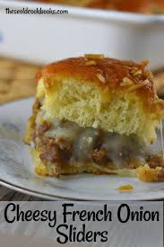 French Onion Sliders Are A Cheesy Topped Ground Beef Sloppy Joe Mixture Baked On Hawaiian Rolls And Drizzled In An Delectable Butter Sauce Make Them For Dinner In 2020