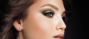 Auch beim sport passiert es ganz oft, dass. Wie Verhindert Man Dass Sich Mascara Unter Den Augen Absetzt Augen Make Up Tipps Make Up Lombagine