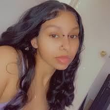 Lacie Ray's Instagram, Twitter & Facebook