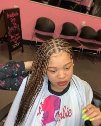 Black And Light Brown Knotless Braids Overlooked 2 Overbooked On Instagram Knotless Box Braids 1st Time Braidbarbiegang Braids For Short Hair Box Braids Hairstyles Hair Styles