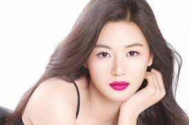 Kehadiran wanita berusia 39 tahun ini selalu sangat dinantikan oleh penggemarnya. South Korean Actress Jun Ji Hyun Stars In Cosmetics Ad Campaign For Chinese Alibaba Signalling Easing Political Tensions Global Cosmetics News