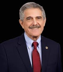 Erik Moncayo's Instagram, Twitter & Facebook