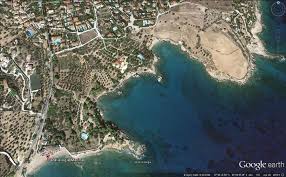Η παραλία έχει δικό της λιμάνι που συνδέεται με αυτό του πειραιά. Pwlhsh Oikopedo 560 T M Monh Agiwn Pantwn Spetses 4069579 Spitogatos Gr