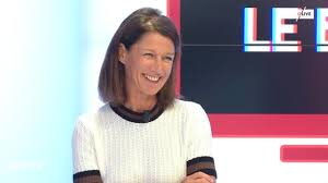 Des racines et des ailes is broadcast two wednesdays per month on the france 3 television network and is rebroadcast on tv5. Carole Gaessler Des Racines Et Des Ailes Revient La Saison Prochaine