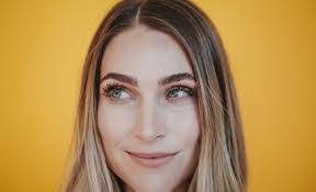 Jocelyn Gentry's Instagram, Twitter & Facebook