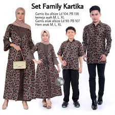Baju gamis untuk usia 40 tahun ke atas baju muslim via. Jual Setelan Baju Batik Keluarga Kartika Family Model Gamis Kerah Jazz Warna Dusty Purple Murah Batik Sarimbit Keluarga Ayah Ibu Anak Cewek Anak Cowok Di Lapak Aneka Batik Modern Bukalapak