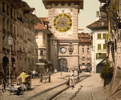 País localizado nos alpes europeus. A Torre Do Relogio Da Cidade De Berna Na Suica Biblioteca Digital Mundial