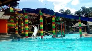 Kolam Renang Cek Tse Long Laditachuda