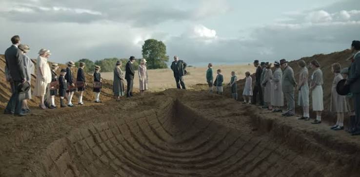 Here's the True Tale Behind Netflix's Buzzy New Carey Mulligan Archaeology  Drama, 'The Dig'