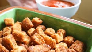 La melanzana è una verdura ricca di vitamine e di fibre (tecnicamente è un frutto), molto diffusa e usata nelle cucine di tutto il mondo. Melanzane A Cubetti Con Parmigiano Un Secondo Sfizioso Ed Originale