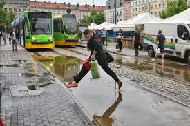 Centrum zarządzania kryzysowego i imgw ostrzegają przed burzą z gradem w poznaniu. Burza W Poznaniu Potezna Ulewa Przeszla Przez Stolice Wielkopolski Zdjecia Glos Wielkopolski