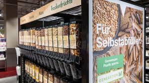 unverpackt station bei migros spaltet die community blick unverpackt einkaufen trockenfruchte