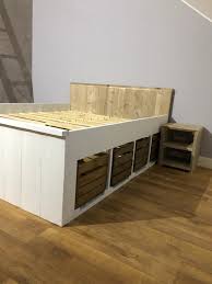 steigerhouten bed met fruitkisten bed thuisdecoratie slaapkamer