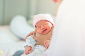 Membuat bayi sendawa setelah ia minum susu adalah hal yang penting dilakukan untuk membuat tubuh bayi tetap nyaman. Bu Coba Lakukan 9 Tip Ini Untuk Membuat Bayi Bersendawa Setelah Menyusui Bukareview