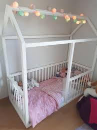 Spielbett In 2020 Diy Kinderbett Kinder Bett Kleinkinderbett