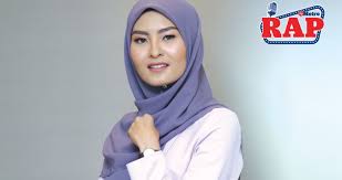 Tidak ketinggalan begitu juga dengan penyanyi, wany hasrita yang kini popular menerusi lagu duetnya bertajuk disini cinta disini rindu bersama tajul. Janji Lebih Tegas