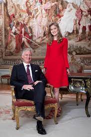In theorie wordt het vanaf die leeftijd mogelijk voor haar om koningin te worden. Prinses Elisabeth 18 Jaar Nieuwe Foto S En Festiviteiten Modekoninginmaxima Nl