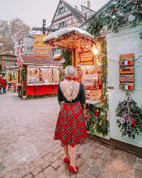Vin Chaud Gluhwein Mulled Wine Vin Brule No Matter What You Call It I Love It Holiday Looks Holiday Fashion Classy Girls Wear Pearls