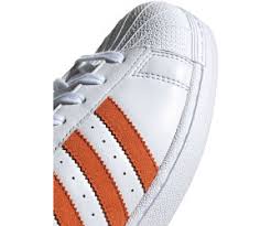 Adidas is releasing their superstar silhouette in another hybridized version with the og rivalry knicks colorway. Adidas Superstar Cloud White Orange Cloud White Ab 100 00 Preisvergleich Bei Idealo De