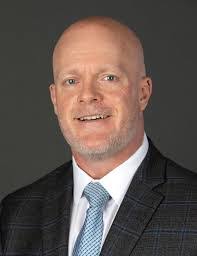 Dustin Dowling's Instagram, Twitter & Facebook